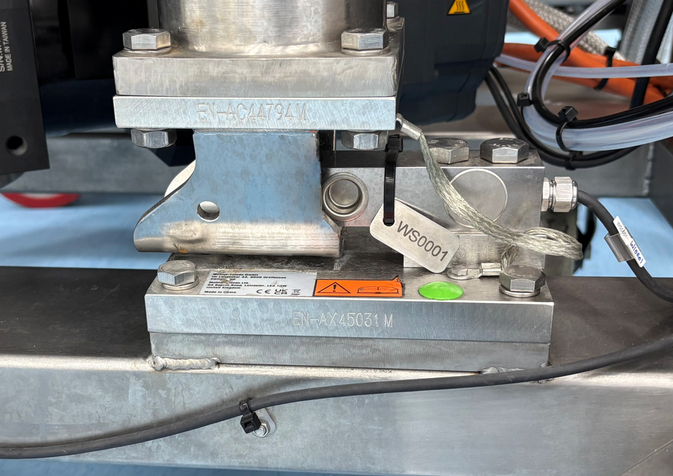 Non-sanitary strain gauge load cell with mounting kit, welding strap and rolled up cable