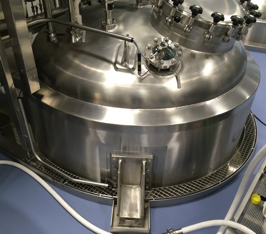 Bioreactor mounted on Eilersen compression load cells
